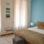 Alojamento de Acomodação e Pequeno-almoço La Contrada 3*