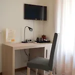 Alojamento de Acomodação e Pequeno-almoço La Contrada Sarnico
