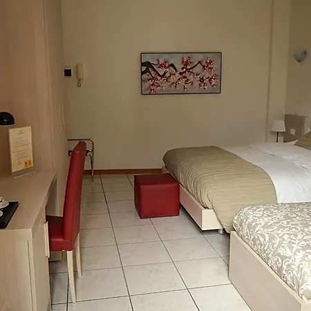 Oda ve Kahvaltı La Contrada